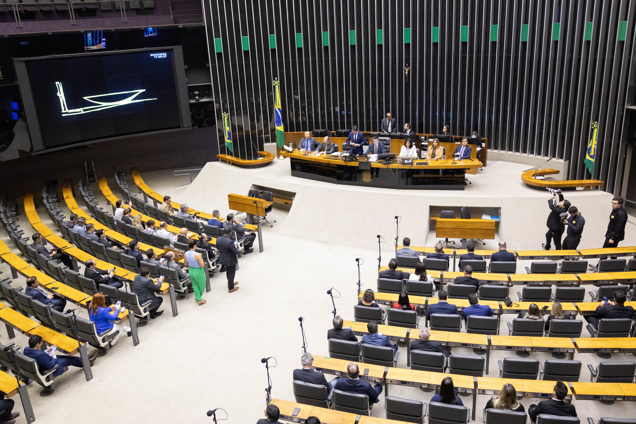 Dezembro marca a luta pelo fim da violência contra as mulheres